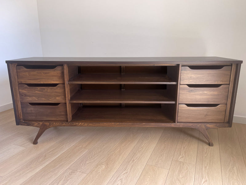 Vintage Dixie Mid Century Modern MCM Sculptural Lowboy Dresser or Credenza Sideboard with Six Drawers  Perfect mid-century piece for an entertainment center, dresser, sideboard or sofa table. The legs are a mcm sculptural design made of solid oak. 